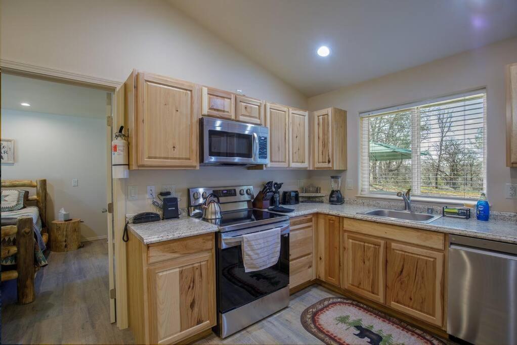 Cozy Cub Cabin, Brand New Home Near Yosemite Mariposa Esterno foto